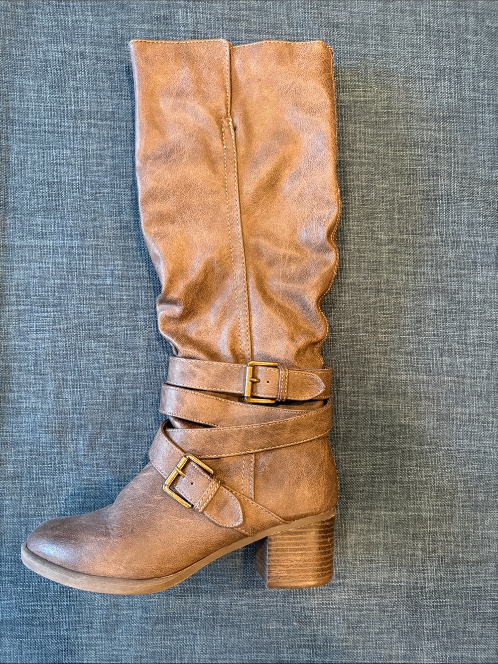 Women’s high boots. Size 8. Great condition.